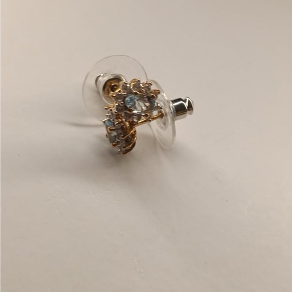 Aqua Marine 10k Earrings - Picture 4 of 9